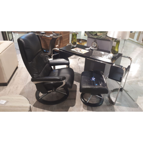 Фото №2 - Кресло-реклайнер  с пуфом View (M) Signature chair w/footstool (Paloma/ Black / Black)(13073150941905)